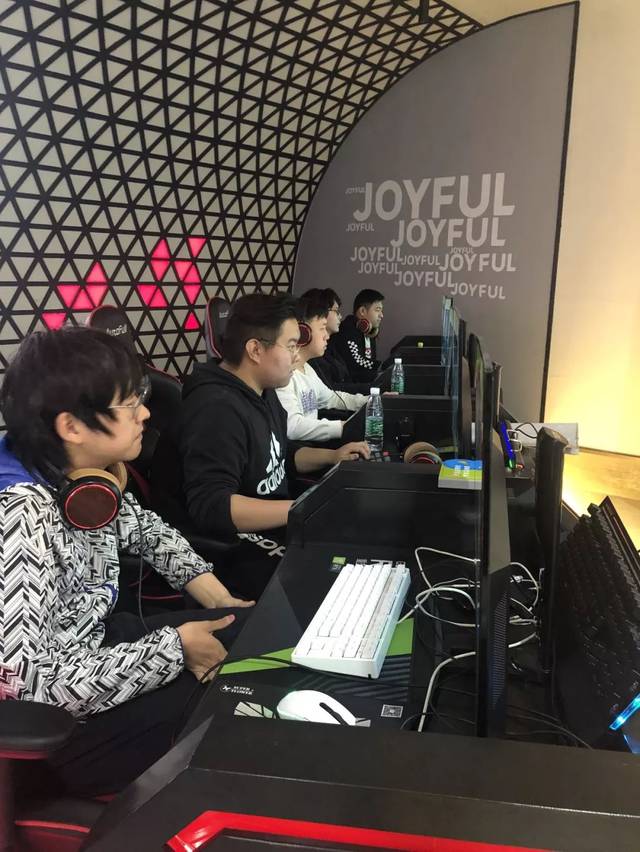 常引人瞩目 常引人瞩目