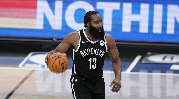 最新谈湖人如何围绕东契奇建队：擅长冲击篮筐中锋，外加精准射手