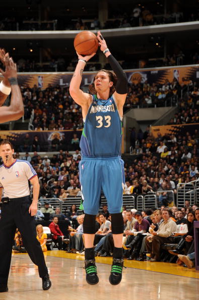 疯抢18月！勇士5度追詹复刻KD剧本，库里带队难撼白月光